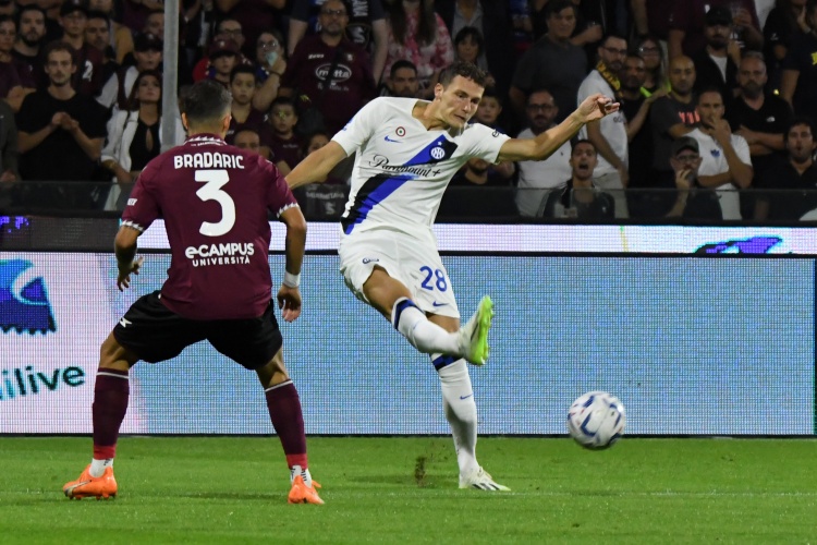 必发-斯基拉：若有2000万欧左右报价国米可能出售帕瓦尔，球员想留欧洲