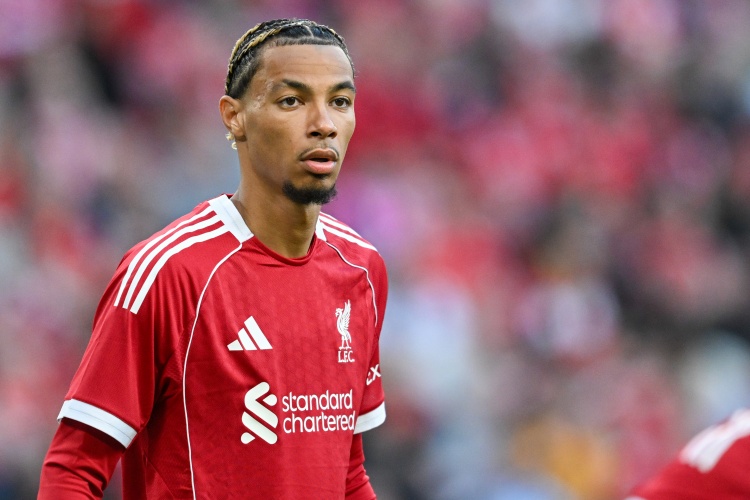 必发体育-记者透露：埃基蒂克非伊萨克备选，利物浦已长期关注其动态