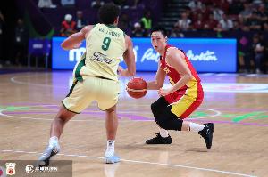 必发体育-看男篮亚洲杯决赛没？朱正：胡明轩打得真强硬