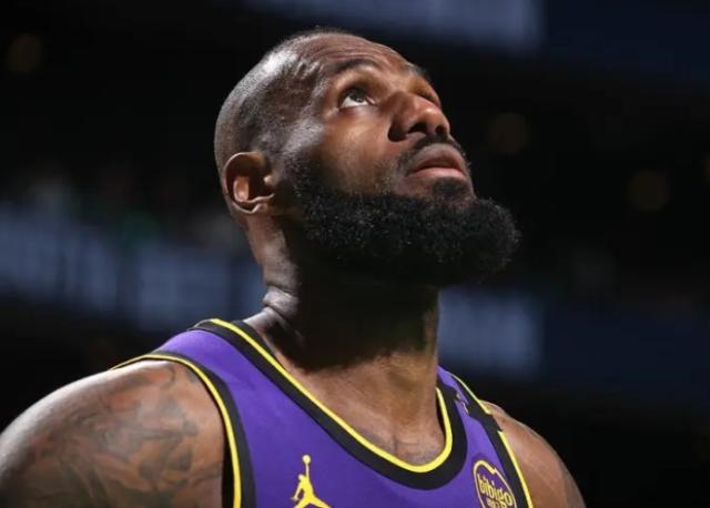 必发官网-伤缺五周起步？詹姆斯：这次让我想到2018年的重伤