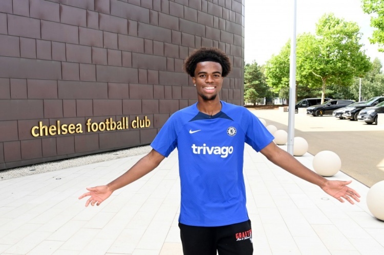 记者：切尔西想永久性出售楚克乌梅卡，要价为2000万至2200万欧元